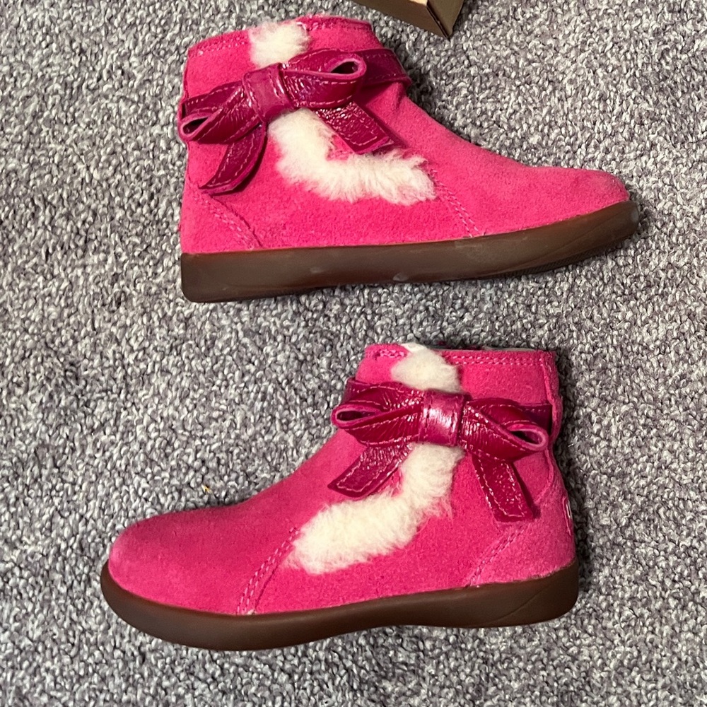 UGG Toddler Libbie boots size 8.5